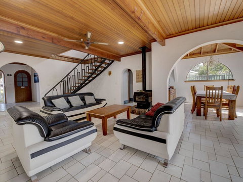 31 Rest Point Absolute Waterfront With Jetty - New South Wales Tourism  2