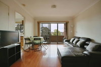 3BR Quiet  Convenient area of Parramatta UWS
