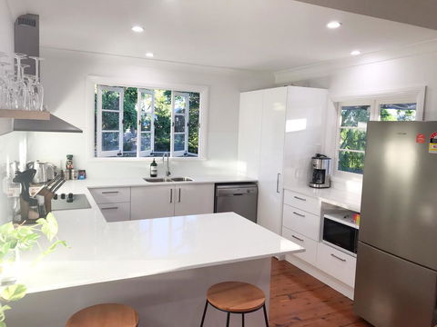 4 Bedroom House - Walk To Southbank - New South Wales Tourism  0