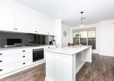 4 Bedroom Inner City Townhouse - SLEEPS 9 !! - New South Wales Tourism  1