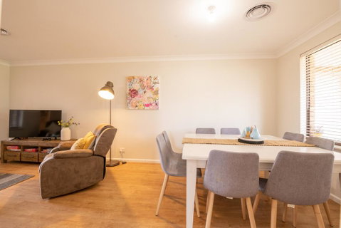 42 Rosemary Lane - Central Orange - Spacious Family Home - Quiet Lane - New South Wales Tourism  3