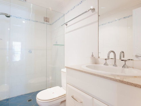 5 'The Outlook', 4 Ocean Parade - Overlooking Boat Harbour Beach And Ducted Air Conditioning - New South Wales Tourism  2