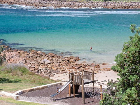 5 'The Outlook', 4 Ocean Parade - Overlooking Boat Harbour Beach And Ducted Air Conditioning - New South Wales Tourism  3