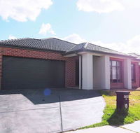 5 Bed 2 Bath big house