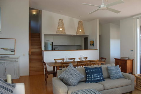 5 ON COAST - New South Wales Tourism  0