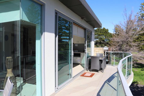 507 At The Waves - New South Wales Tourism  3