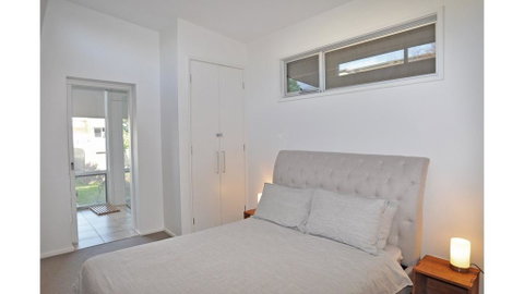 52 ON BAYVIEW - PET FRIENDLY (OUTSIDE ONLY) - New South Wales Tourism  1