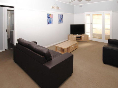 59 Wharf Street Opposite Bowling Club - New South Wales Tourism  2