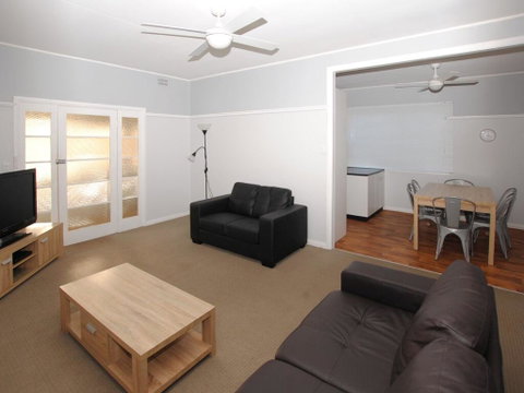 59 Wharf Street Opposite Bowling Club - New South Wales Tourism  3