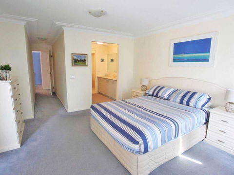 7 'Florentine' 11 Columbia Close - Air Conditioned Unit With Fantastic Views Of Little Beach - New South Wales Tourism  3