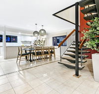 7 Bedroom Gold Coast Luxury Waterfront Home with Pool sleeps 20 - New South Wales Tourism 