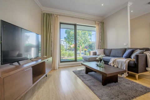70, Greenbell Doncaster@4Bd3Bth, WestField, Freecarpa - New South Wales Tourism  0