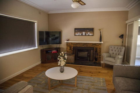 725 Myrtleford-Yackandandah Road - New South Wales Tourism  2