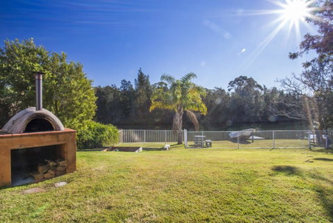 77 Lake Entrance Rd - Waterfront Wonder - New South Wales Tourism  2