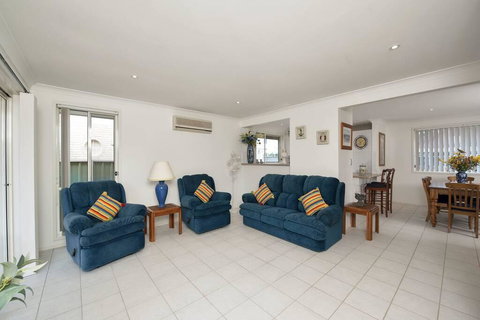 7B Achilles Street, Nelson Bay - White Waves - New South Wales Tourism  3