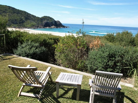 8 ON COAST (4 Night Min) - New South Wales Tourism  0