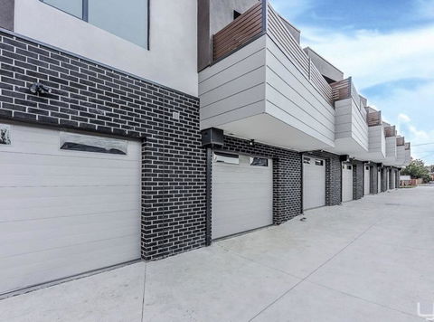 A Brand New Private Townhouse - New South Wales Tourism  1