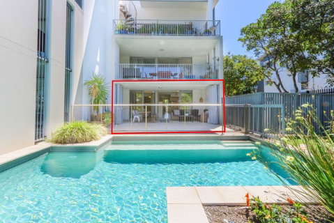A Deluxe Swim Up - Drift Apartments South - New South Wales Tourism  0