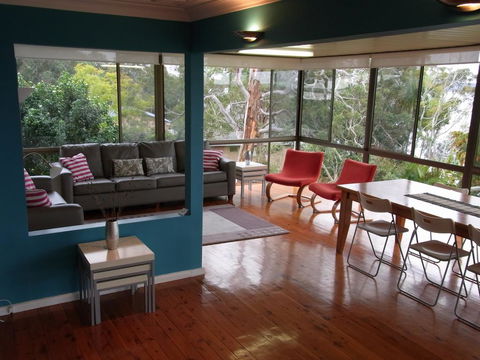 A Lakehouse Escape - New South Wales Tourism  2
