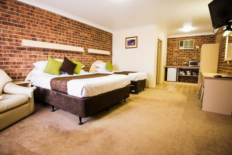 A Line Motel - New South Wales Tourism  1