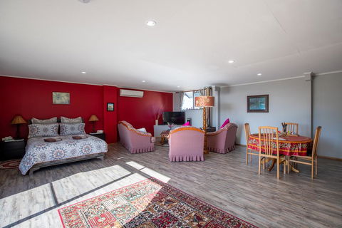 A Lismar Lodge Cottage - New South Wales Tourism  0