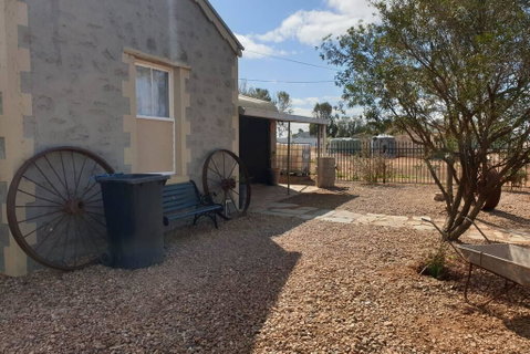 A Real Bush Retreat. Kangas, Emus & Starry Skies. - New South Wales Tourism  3