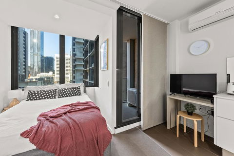 A Stylish & Comfy CBD Studio Near Southern Cross - New South Wales Tourism  3