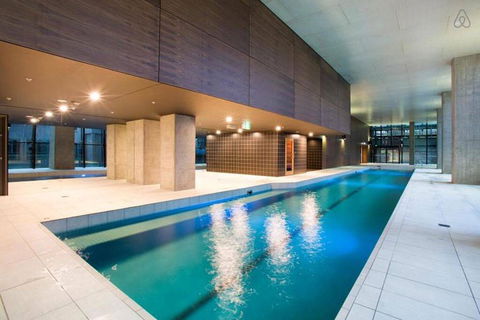 A Stylish CBD Apartment With A Stunning View - New South Wales Tourism  3