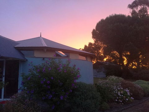 A Victor Harbour Retreat Aldinga-The Round Cottage - New South Wales Tourism  1