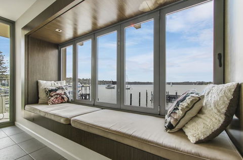 A Window On The Bay - New South Wales Tourism  2