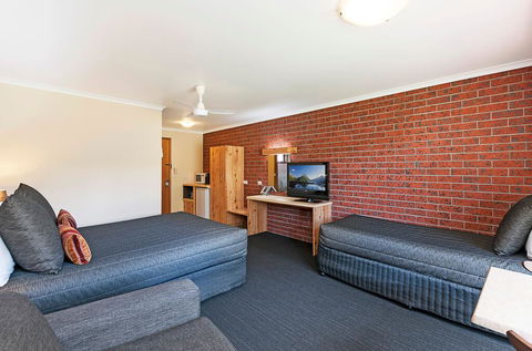 AAt 28 Goldsmith Motel - New South Wales Tourism  2