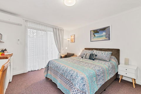 Abby's Poolside Retreat 1 - New South Wales Tourism  0