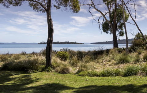 Abs By The Bay - New South Wales Tourism  0