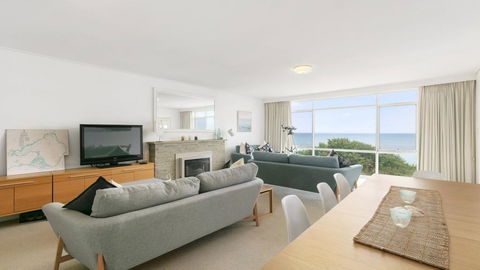 ABSOLUTE BEACHFRONT - FRANKSTON - New South Wales Tourism  0