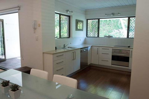 Absolute Beachfront - Mooloolaba - New South Wales Tourism  3