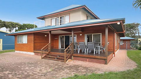 Absolute Beachfront At Hastings - New South Wales Tourism  2