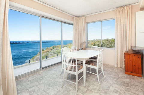 Absolute Water Front Coogee!!! - New South Wales Tourism  0