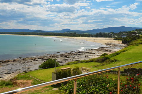 Absolute Waterfront - New South Wales Tourism  1