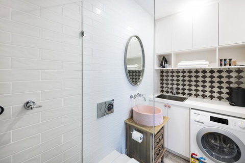 Accommodate Canberra - Warehouse - New South Wales Tourism  1