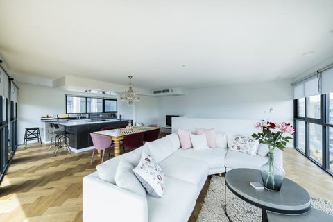 Accommodate Canberra - Warehouse - New South Wales Tourism  0