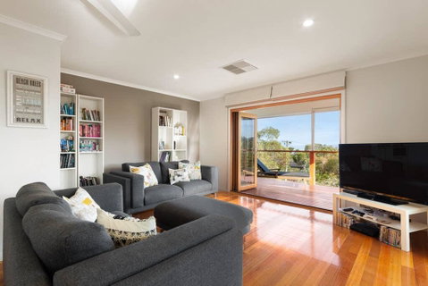 Acqua Vista - Water View, Fireplace, Walk To Beach - New South Wales Tourism  1