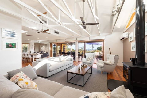 Acqua Vista - Water View, Fireplace, Walk To Beach - New South Wales Tourism  0