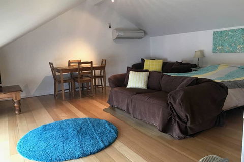 Adelaide Close CBD Large Private Studio Apartment In St Peters - New South Wales Tourism  1
