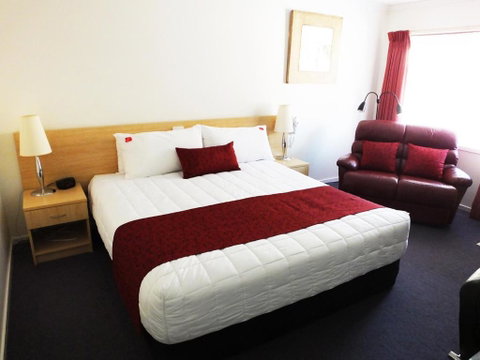 Edinburgh Motor Inn - New South Wales Tourism  2