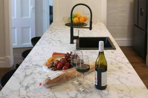 EDW19 - Stylish 2-Bed, 2-Bath Townhose In Drummoyne - New South Wales Tourism  1