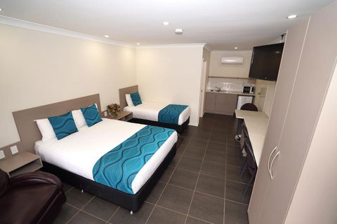 Exies Bagtown - New South Wales Tourism  0