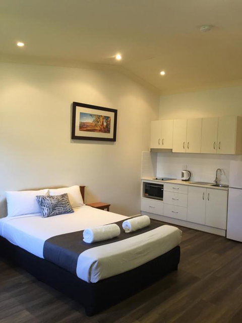 Emerald Explorers Inn - New South Wales Tourism  4