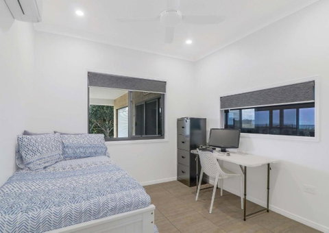 ESCAPE WITH A VIEW - New South Wales Tourism  1