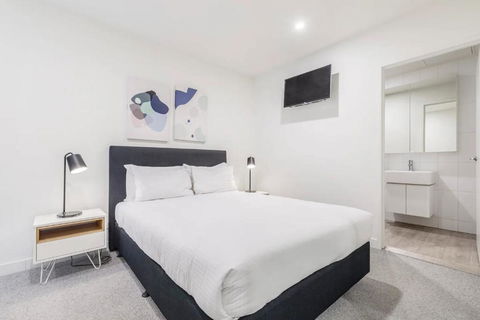 Executive Comfort Living Near La Trobe & RMIT Uni - New South Wales Tourism  3