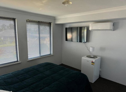 Executive Escape 4 Bedroom Home - New South Wales Tourism  1